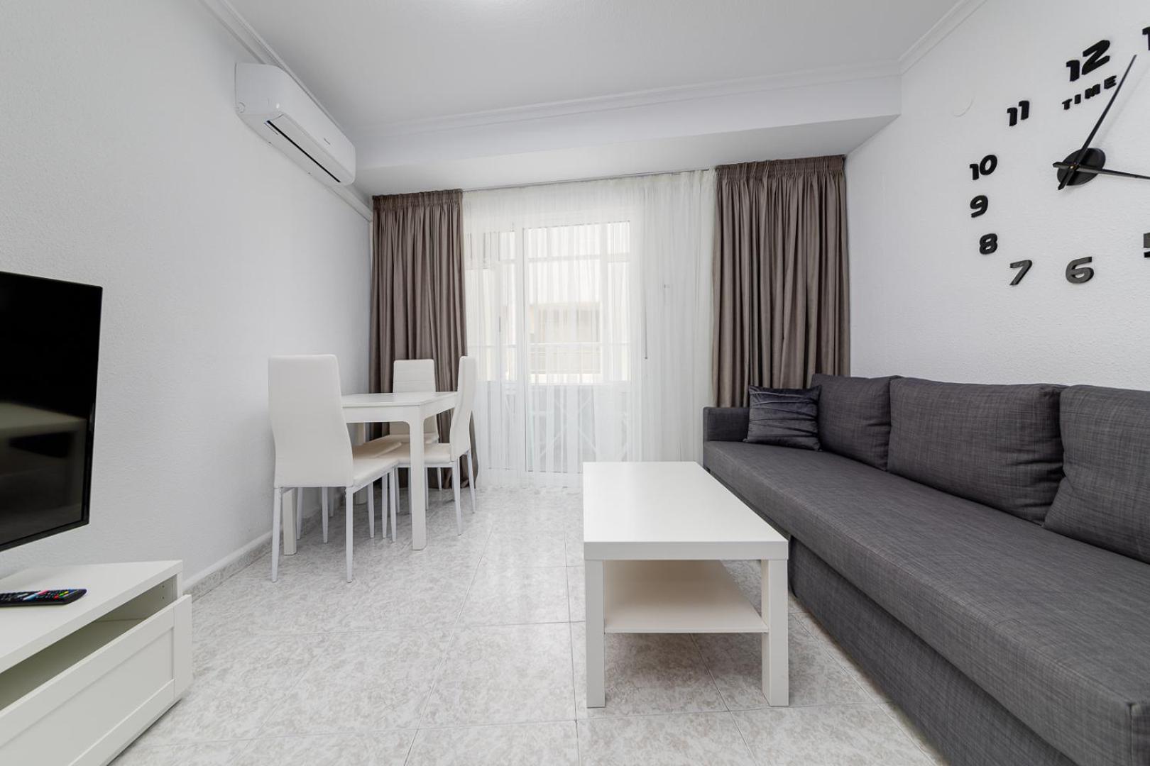 Calle Concordia 86, Two Bedroom Apartment, Up To 6 Guests, Near Del Cura Beach,Supermarket Mercadona And Central Bus Station 托雷维耶哈 外观 照片