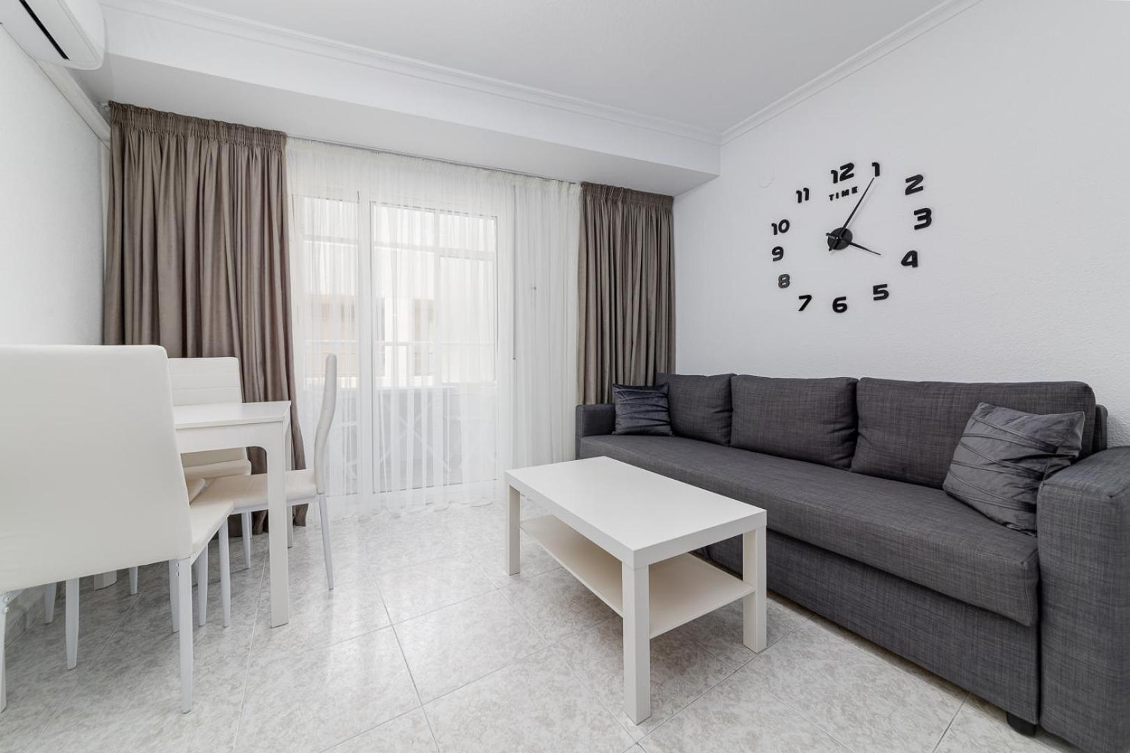 Calle Concordia 86, Two Bedroom Apartment, Up To 6 Guests, Near Del Cura Beach,Supermarket Mercadona And Central Bus Station 托雷维耶哈 外观 照片